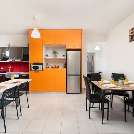 Panormitis House Semi-basement * Пастида