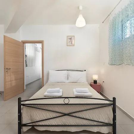 Panormitis House Semi-basement 公寓 *