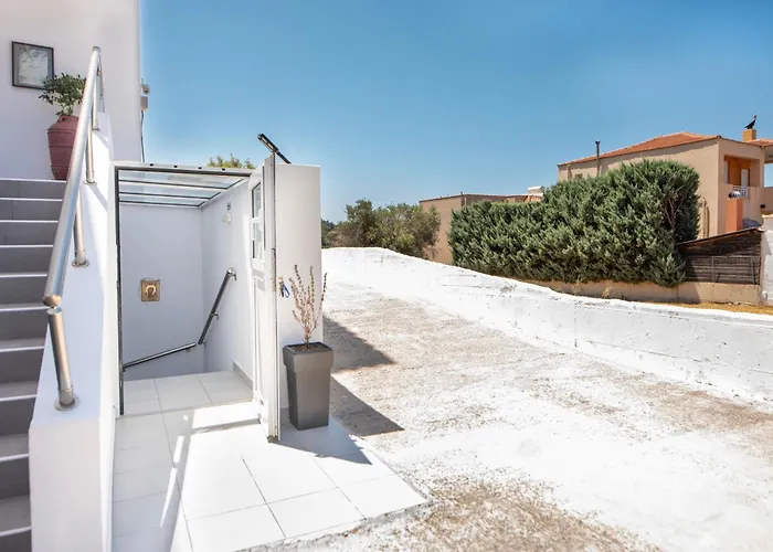 Panormitis House Semi-basement 아파트