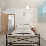 Panormitis House Semi-basement 公寓 *